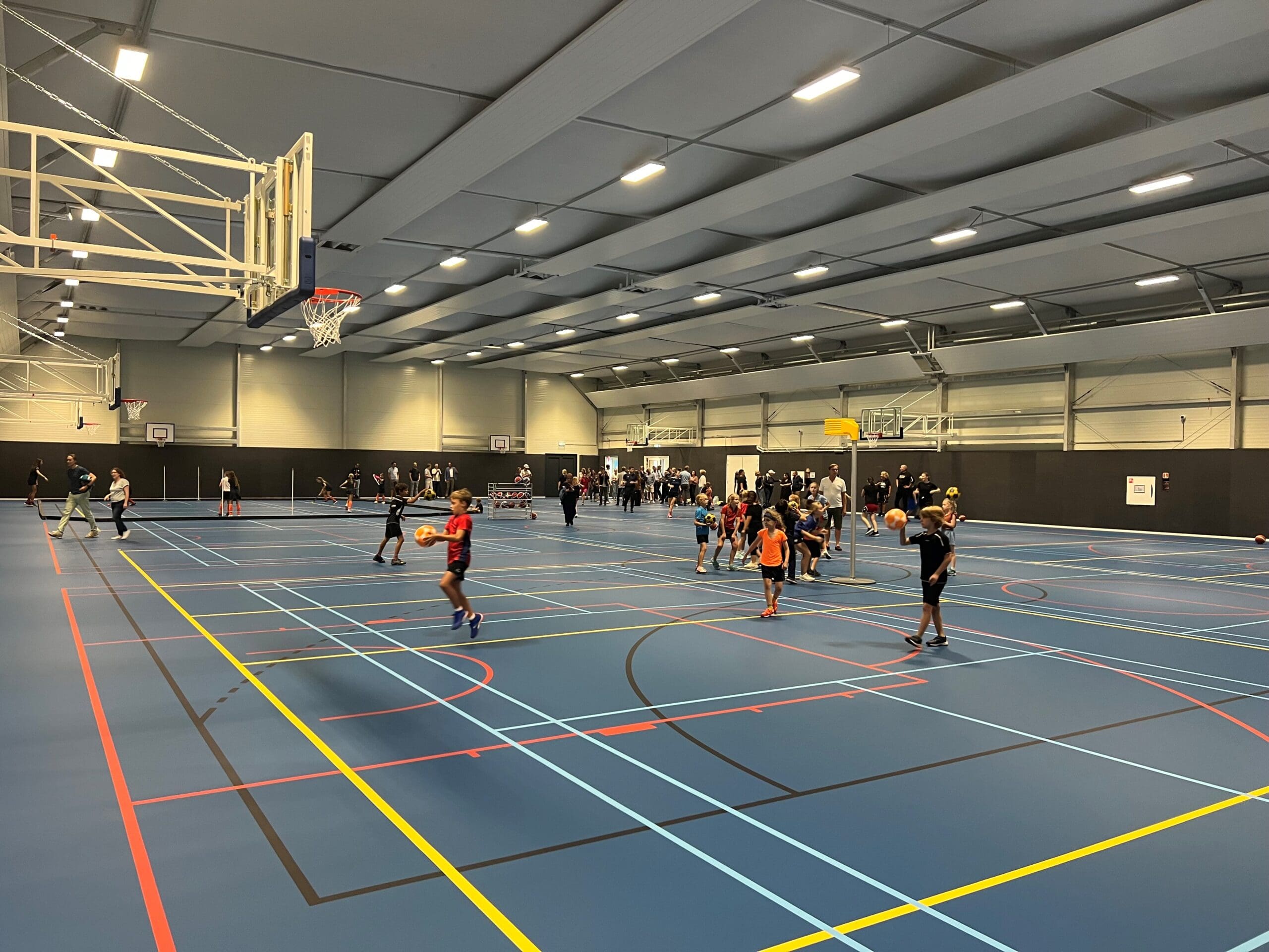 Temporäre Sporthalle Tempo im Sportpark Loevenhoutsedijk (Utrecht)